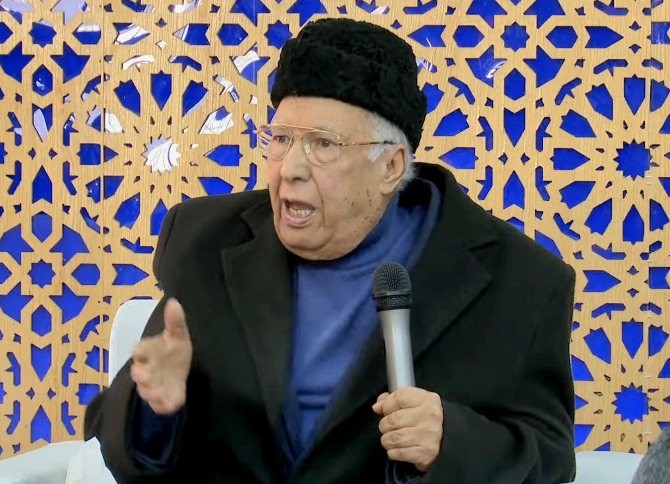 خليفة: معركة الديمقراطية دين في عنقنا لكل الأجيال والدماء التي سالت من أجل تقديم  وثيقة الاستقلال