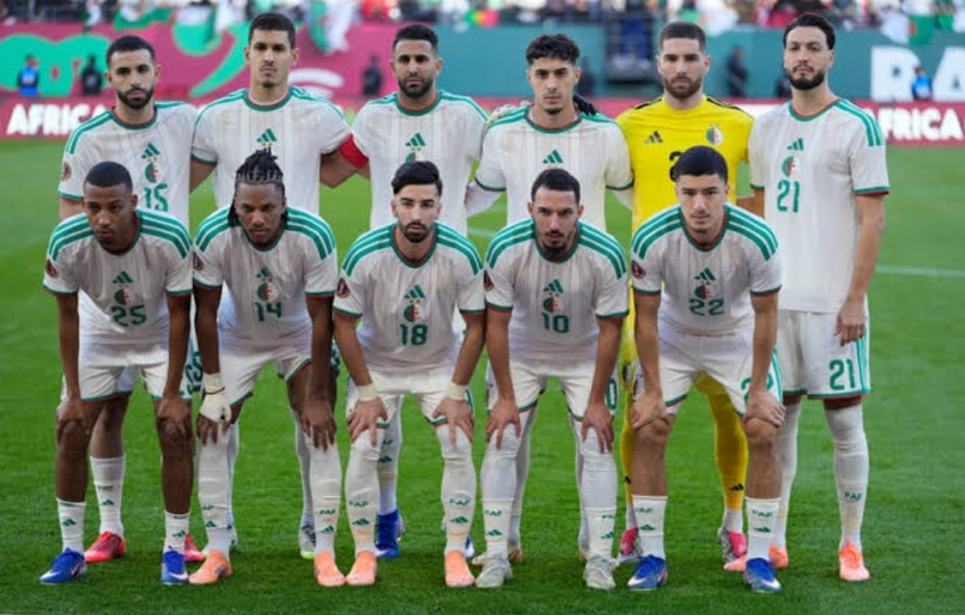 بعد هزيمته.. المنتخب الجزائري يغادر من مطار الرباط إلى الجزائر على متن طائرة تونسية