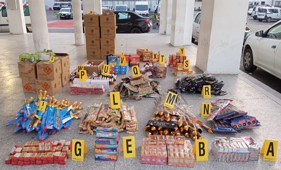 توقيف أربعيني وخمسيني في البيضاء بحوزتهما 37 ألف وحدة من المفرقعات والشهب النارية المهربة