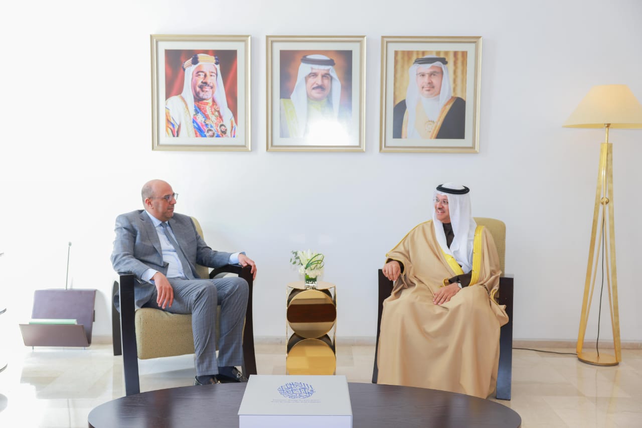 ولد الرشيد يتباحث مع رئيس هيئة البحرين للثقافة والآثار لتعزيز التعاون في الثقافة وصون التراث