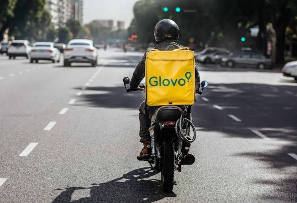 مجلس المنافسة يفرض غرامة 2 مليار ضد شركة Glovo بسبب خرقها للمنافسة