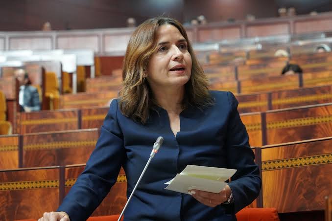 جدل نفاد المحروقات بالمحطات يصل البرلمان ويعيد نقاش توقف "لاسامير" إلى الواجهة