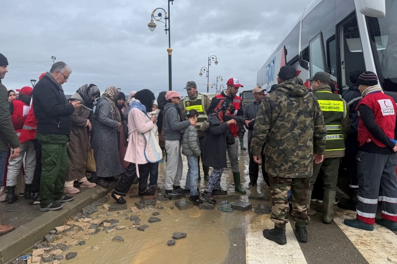 طنجة: مطالب بتدخل "الوالي التازي" لتوحيد مسطرة تسجيل النازحين من فيـضانات القصر الكبير