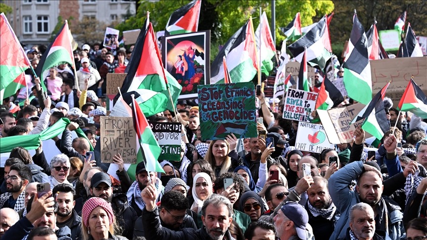 ثلثا الديمقراطيين في أمريكا يتعاطفون مع الفلسطينيين وفق استطلاع رأي جديد