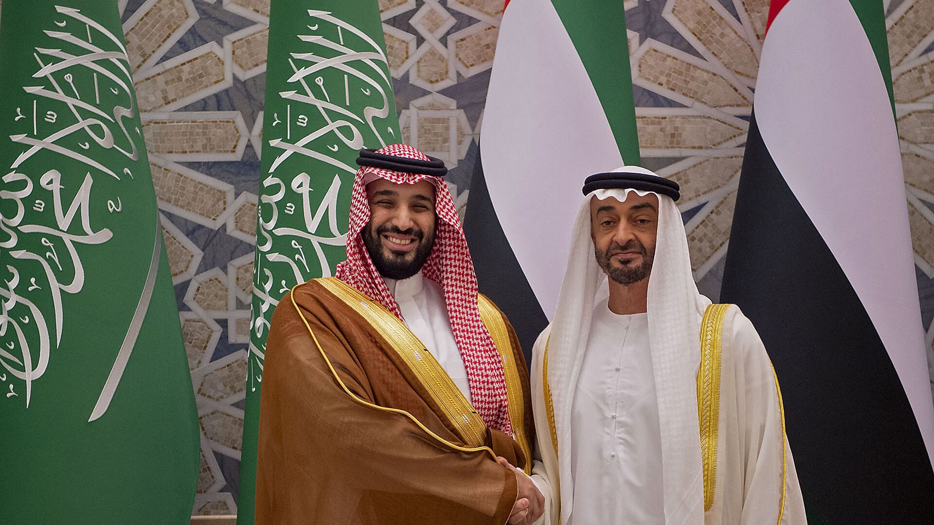 البحرين ومصر تحاولان احتواء التوتر بين السعودية والإمارات