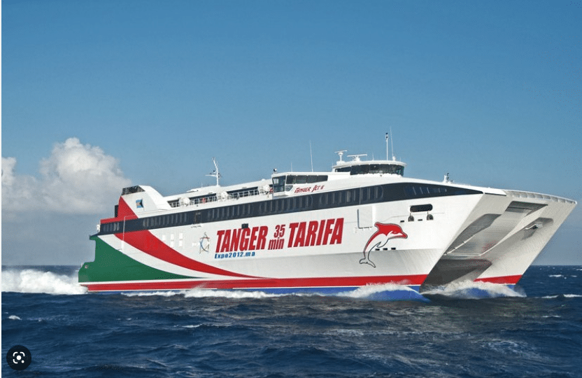 استئناف حركة الملاحة البحرية بين مينائي الجزيرة الخضراء وطنجة المتوسط عقب التحسن التدريجي للمناح
