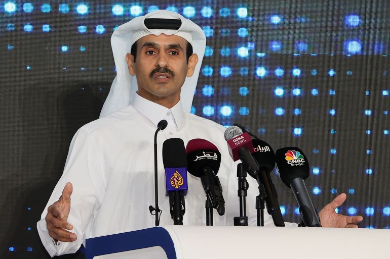 وزير الطاقة القطري يحذر من وقف دول الخليج صادراتها من النفط وسط مخاوف من ارتفاع سعر البرميل إلى 150 دولارا