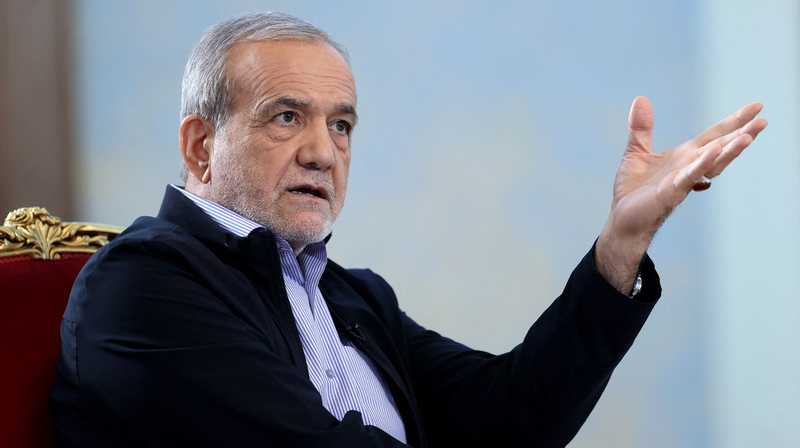 الرئيس الايراني يكشف جهودا للوساطة لكنه يقول إنها ينبغي أن تتجه رأسا لمن أشعلوا فتيل الحرب