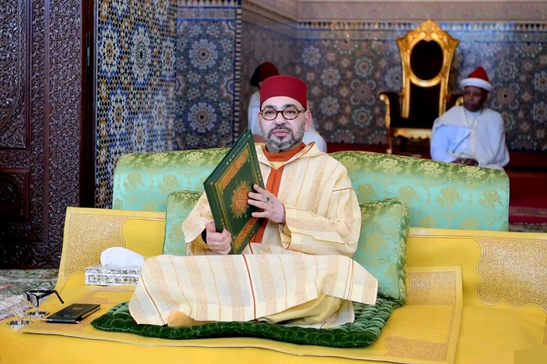 الملك محمد السادس يترأس بالقصر الملكي بالرباط حفلا دينيا إحياء لليلة القدر المباركة