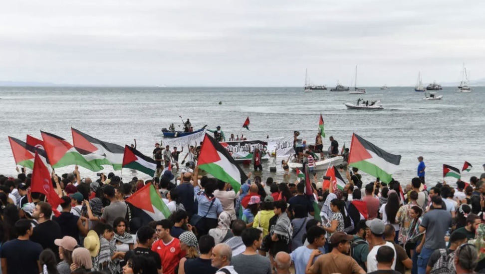 القضاء التونسي يصدر أوامر إيداع نشطاء في "أسطول الصمود العالمي" السجن بشبهة "غسل الأموال"