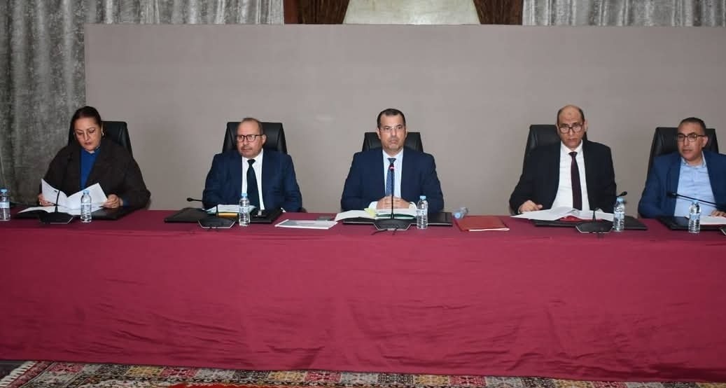 مجلس عمالة الرباط يعقد دورة استثنائية ويصادق بالإجماع على اتفاقيات وبرامج مالية