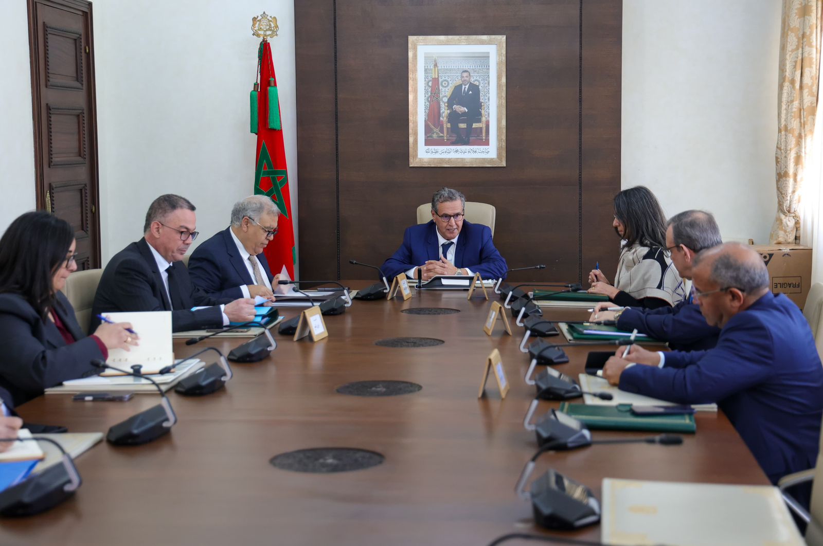 الحكومة تطلق دعما استثنائيا لمهنيي النقل بعد ارتفاع أسعار المحروقات بدرهمين