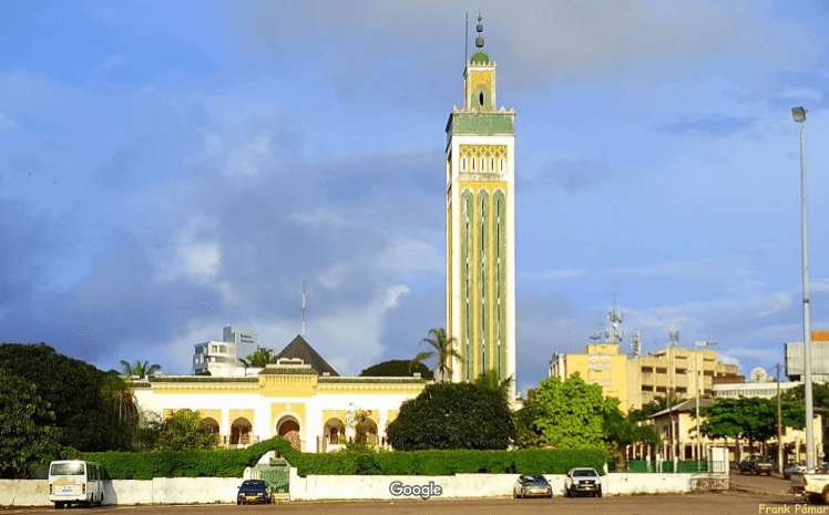 المغرب يقدم كمية مهمة من نسخ المصحف الشريف إلى الجالية المسلمة بالغابون