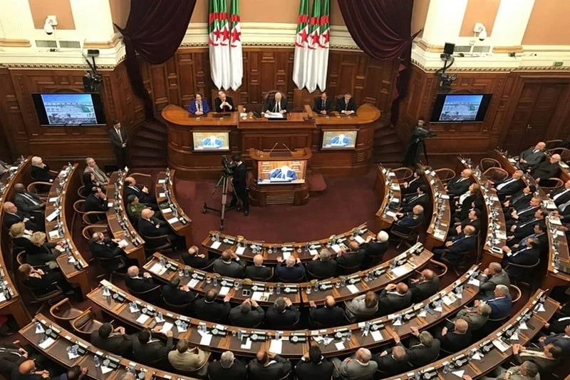 البرلمان الجزائري يسقط المطالبة بالاعتذار في قانون تجريم الاستعمار الفرنسي