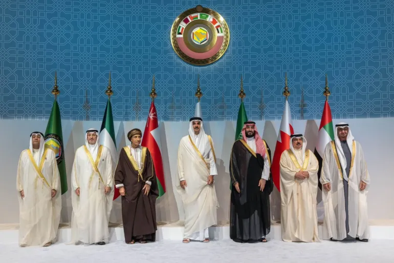 الإيكونوميست: القواعد الأميركية قد تجرّ الخليج إلى حرب إقليمية