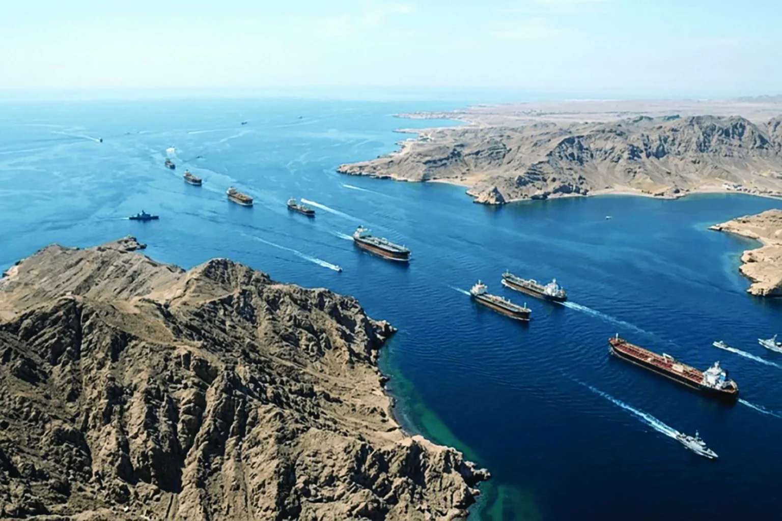 إيران تؤكد أن الاتفاق النهائي مع واشنطن لا يزال بعيدا وتواصل إغلاق هرمز وترامب يحذر