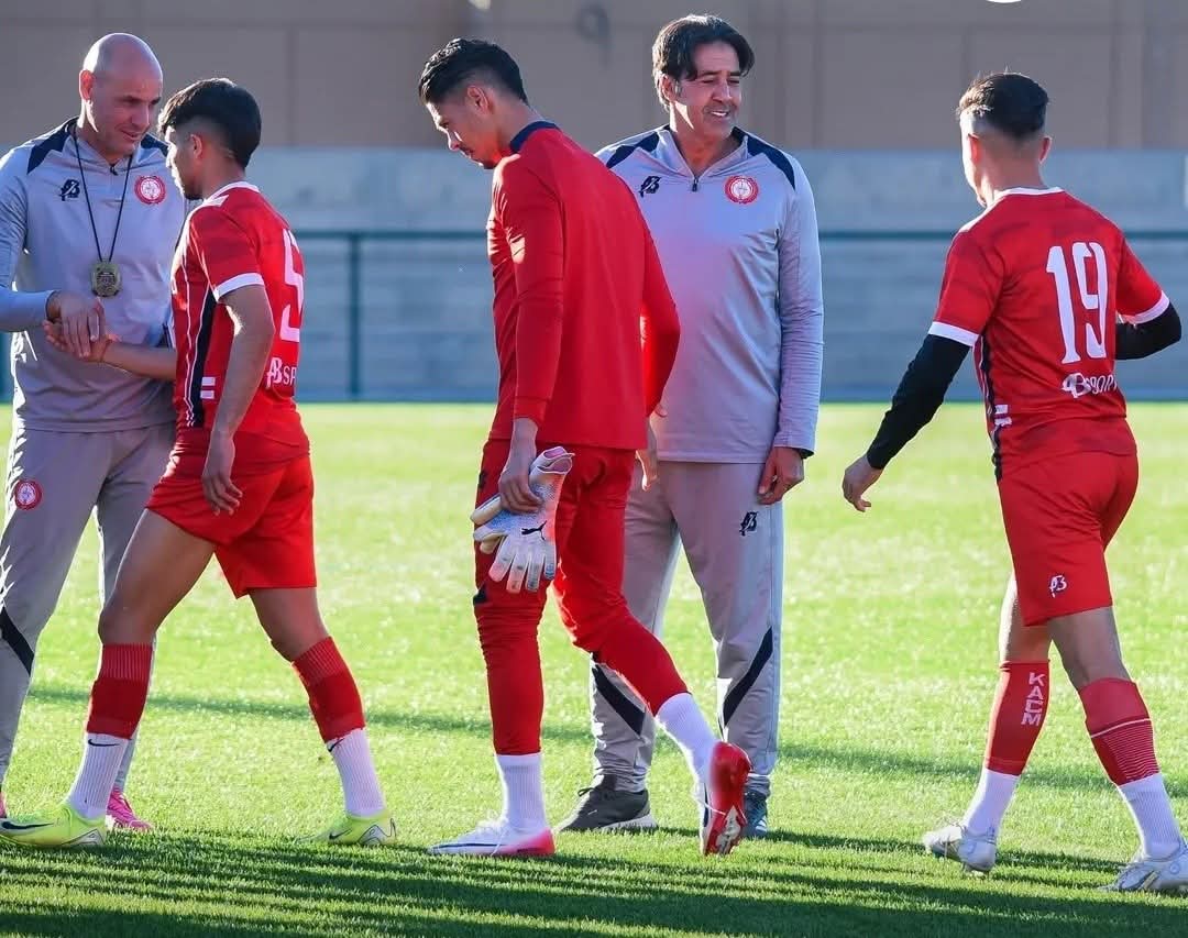 الكوكب المراكشي يطوي صفحة الخلافات ويؤكد تماسكه الداخلي قبل مباراة الفريق أمام الوداد الرياضي