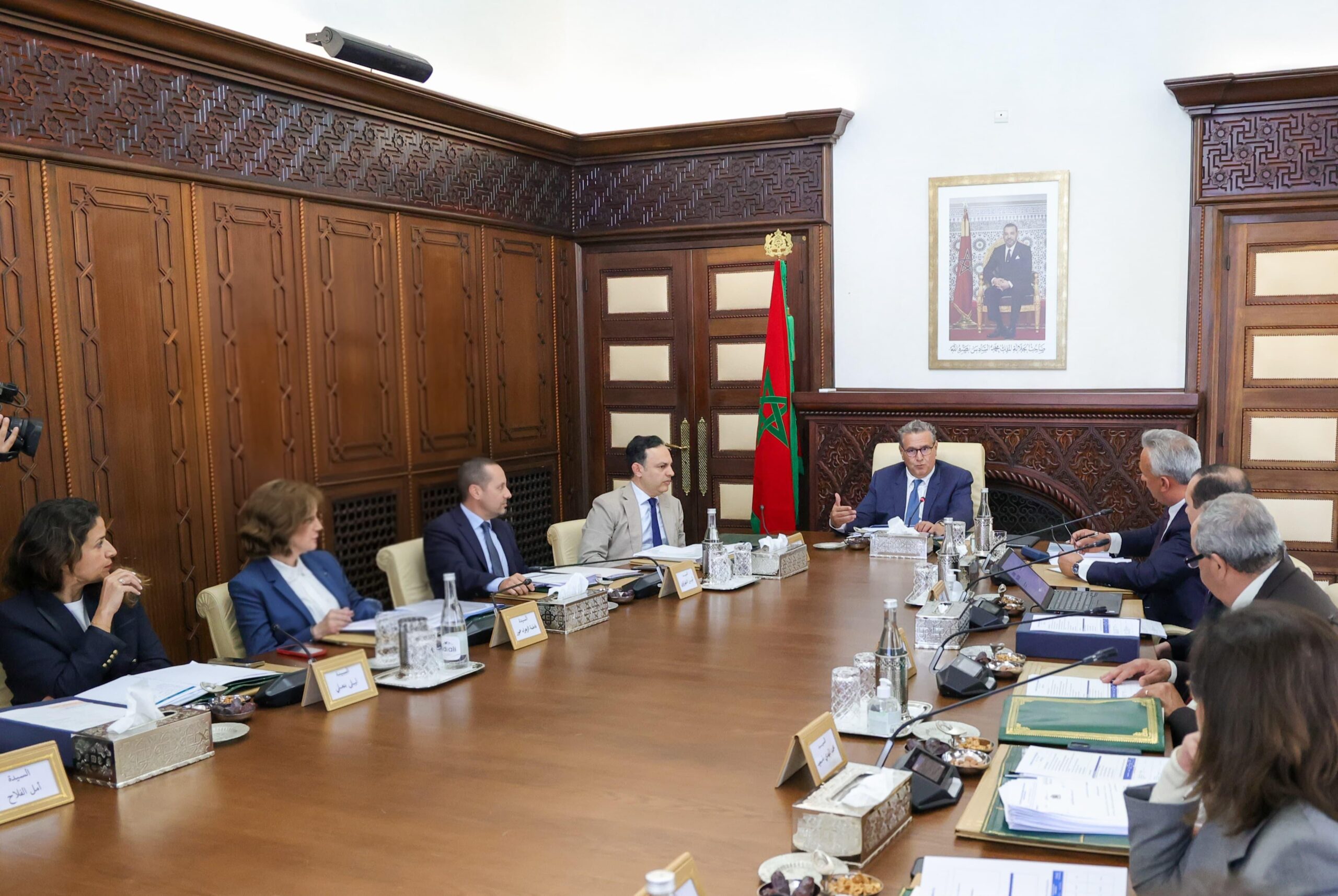 اللجنة الوطنية للاستثمارات برئاسة أخنوش تصادق على 44 مشروعاً ستوفر أزيد من 20 ألف منصب شغل