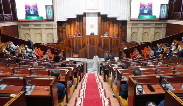 مجلس النواب يعقد جلسة مساءلة ويستفسر الحكومة عن التجهيز والماء و الثقافة والصناعة والتجارة