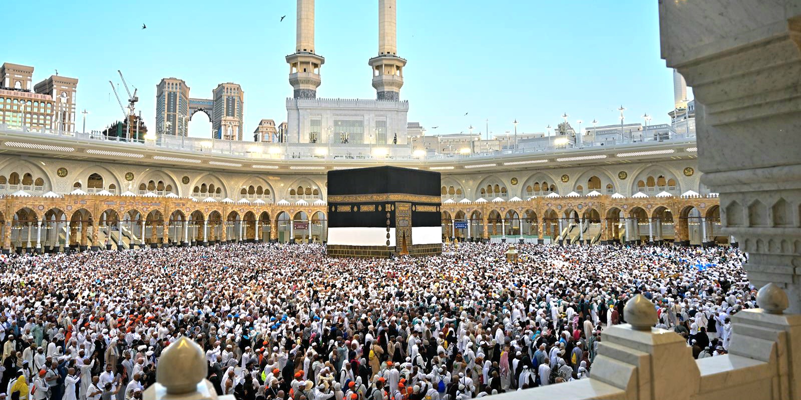 حجاج بيت الله يبدؤون بمغادرة مكة المكرمة مع انتهاء موسم الحج