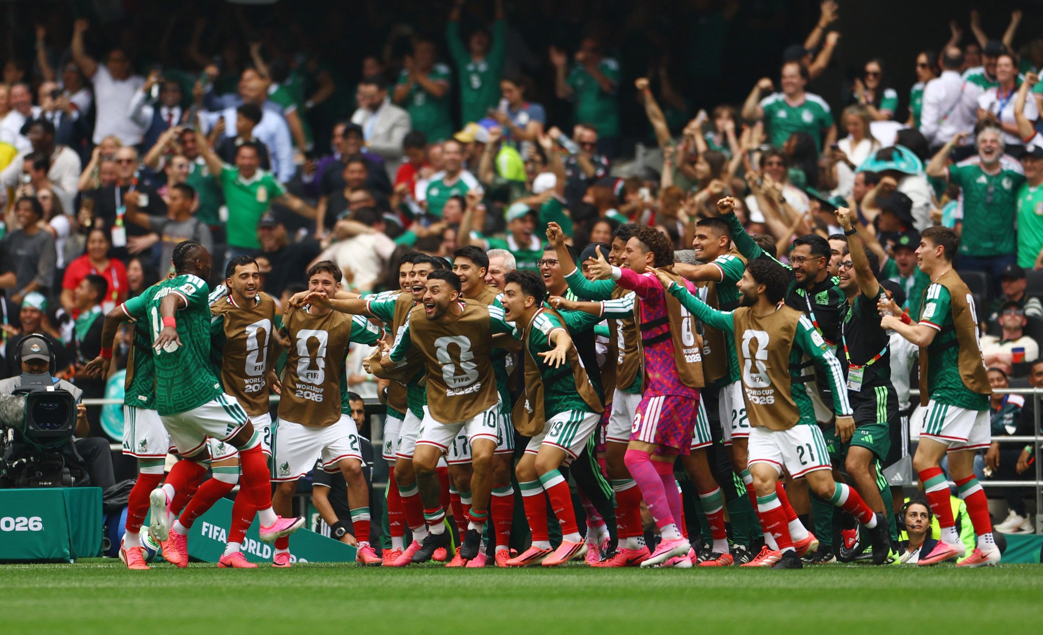 مونديال 2026: المكسيك تستهل مشوارها بفوز على جنوب إفريقيا في مباراة شهدت ثلاث بطاقات حمراء