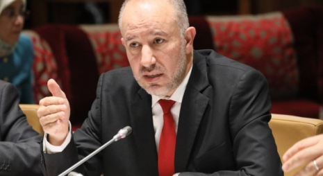 البرلماني الابراهيمي يستفسر وزير الفلاحة بشأن الخسائر التي تكبدها مربو الدجاج جراء انهيار الأسعار