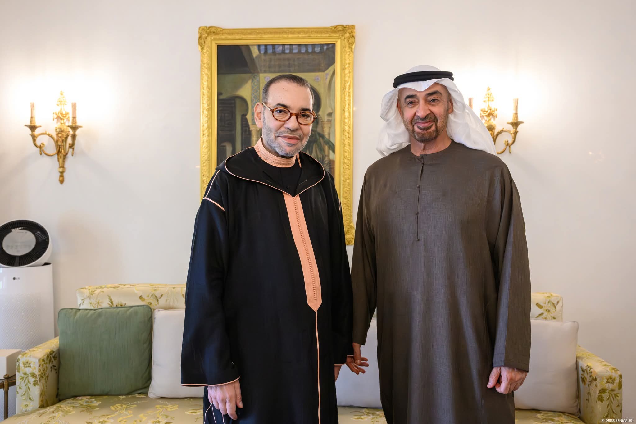 الديوان الملكي: الملك محمد السادس يلتقي رئيس دولة الإمارات بالرباط ويبحثان قضايا إقليمية ودولية 