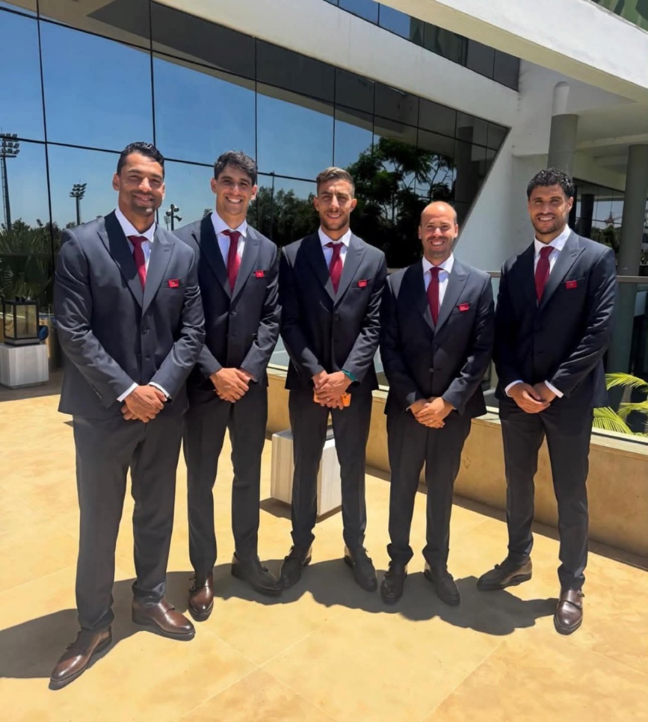 بالبدلات الرسمية.. بعثة المنتخب المغربي تتوجه إلى الولايات المتحدة تأهبا للمشاركة في كأس العالم