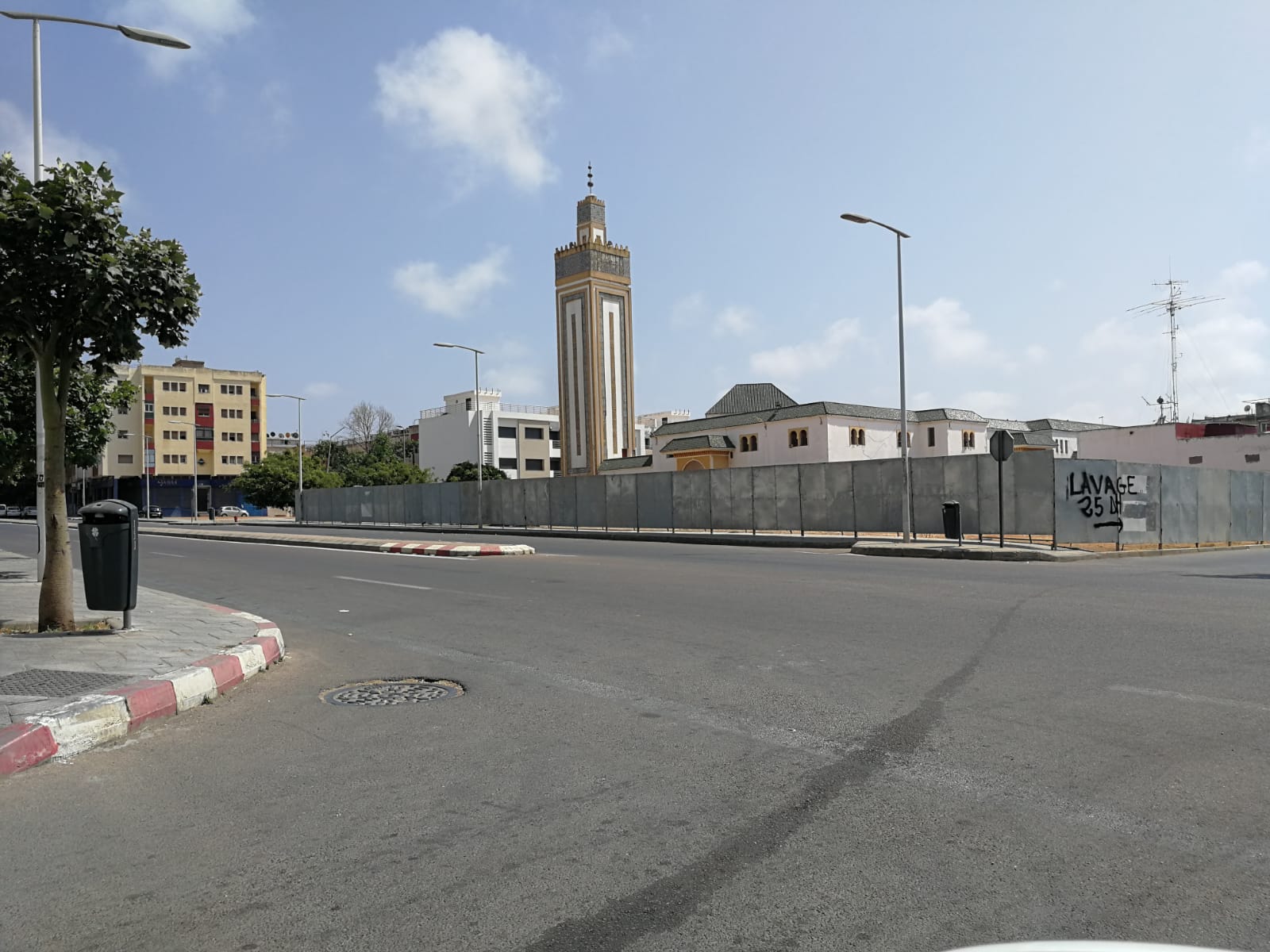 "البيجيدي" يثير انتباه السلطات لمآل مسجد رمضان بسلا جراء انطلاق أشغال تشييد عمارتين بمحاذاته... هل سيتم هدمه؟