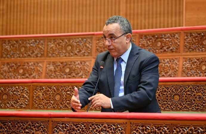 الكونفدرالية الديمقراطية للشغل تنتقد تأخر الحكومة في الرد على الأسئلة البرلمانية المكتوبة