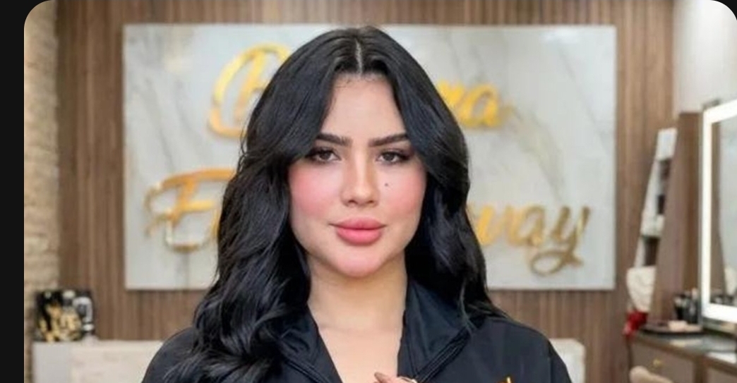 التحقيقات متواصلة لكشف ملابسات العثور على مصممة أزياء جثة داخل سيارتها