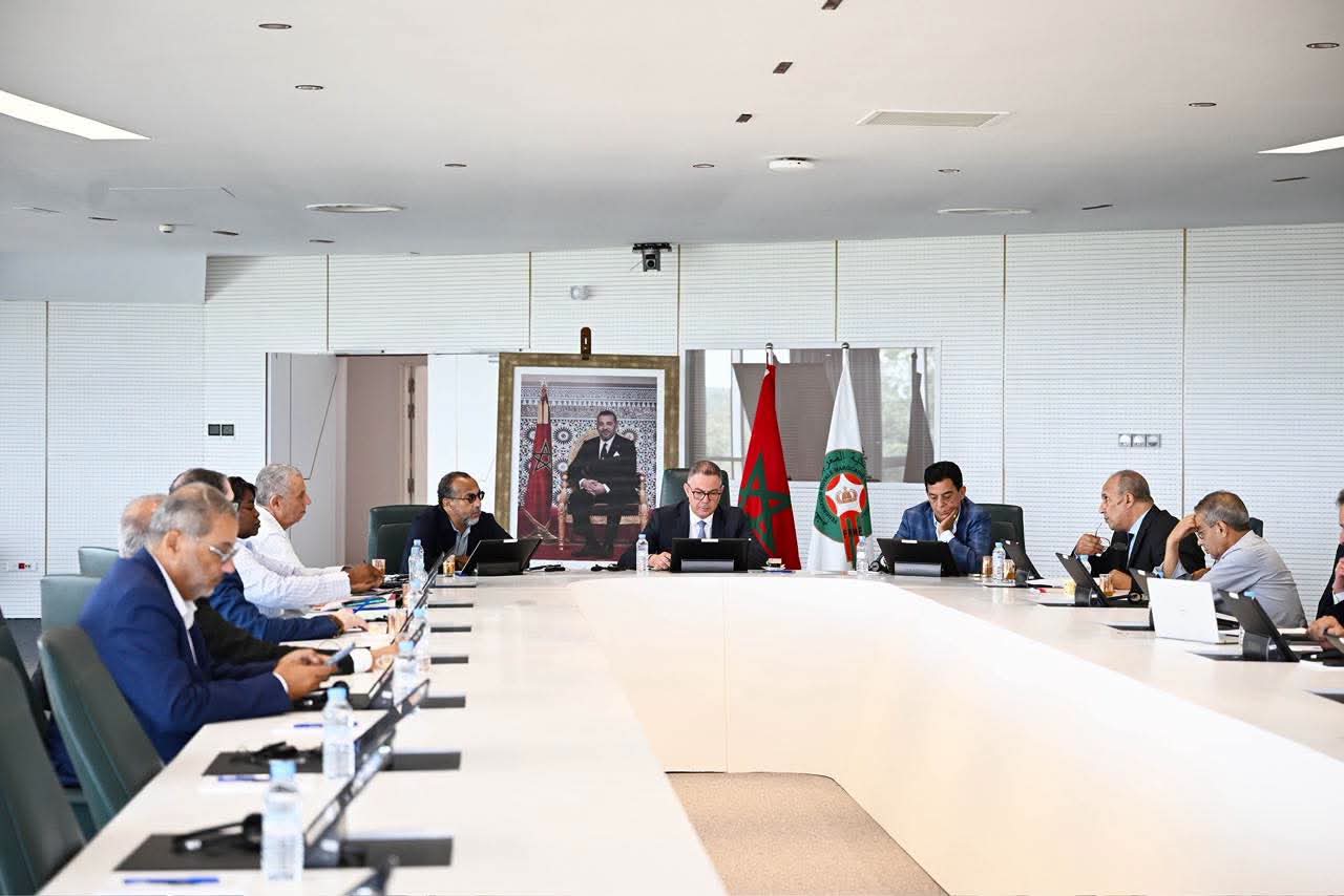 الجامعة تصادق على تأجيل مباريات الأندية عند استدعاء أكثر من ثلاثة لاعبين للمنتخب