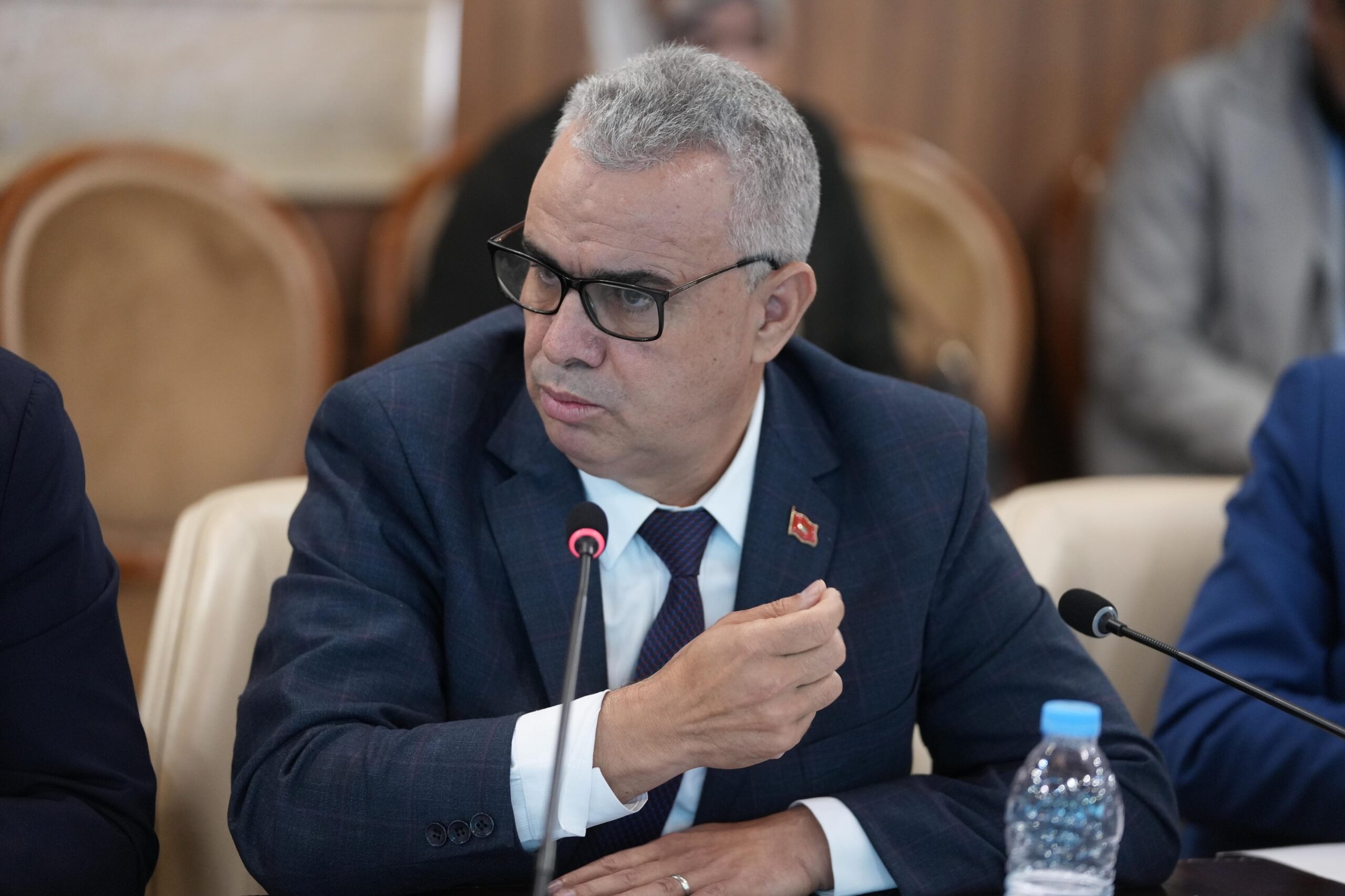 برلماني يستفسر الحكومة عن موعد صرف منح الطلبة المغاربة بليبيا