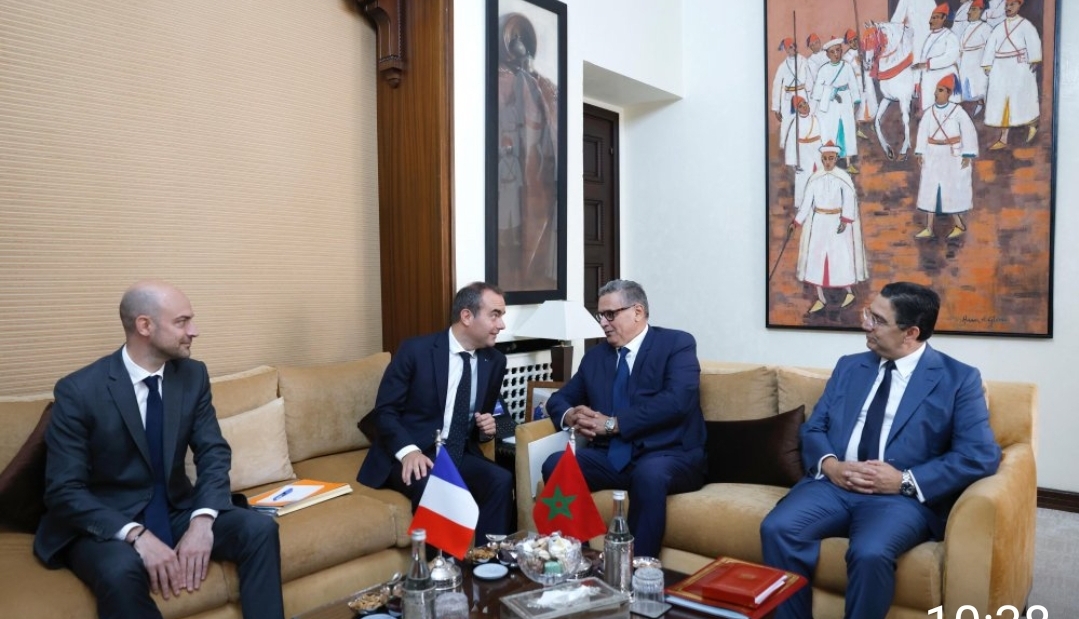 أخنوش يجري مباحثات مع الوزير الأول الفرنسي على هامش الاجتماع رفيع المستوى المغربي الفرنسي