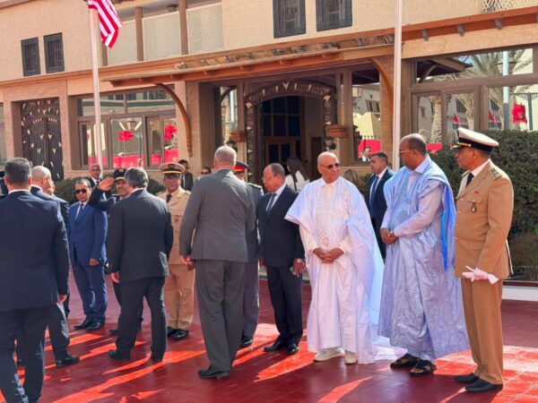 السفير الأمريكي يحل بالعيون في زيارة رسمية لتعزيز الشراكة المغربية الأمريكية