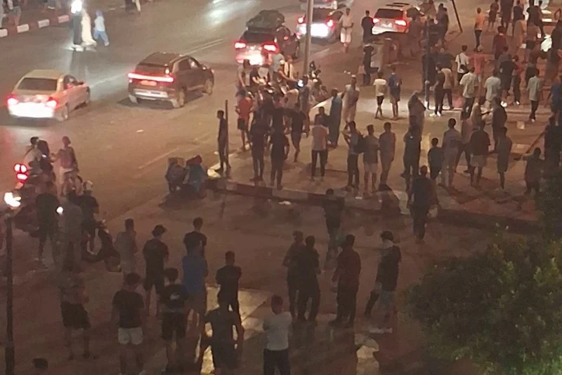 إسبانيا تغلق معبر بني أنصار بعد وصول مئات المهاجرين إلى مليلية