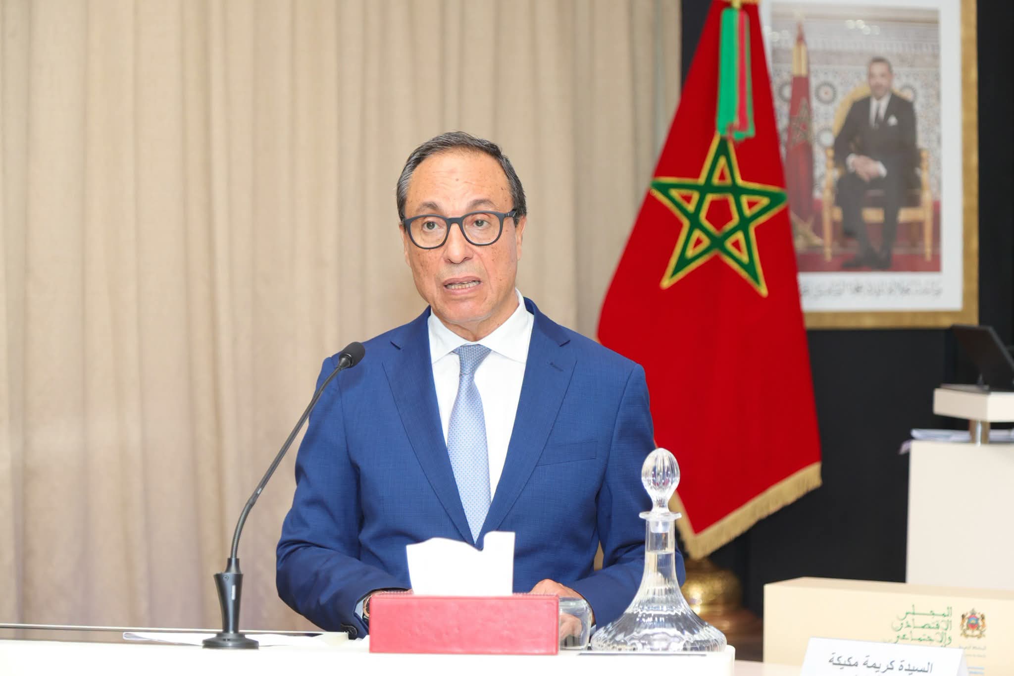 المجلس الاقتصادي يدعو إلى تحديد "سن الرشد الرقمي" لتسجيل القاصرين في المنصات الرقمية