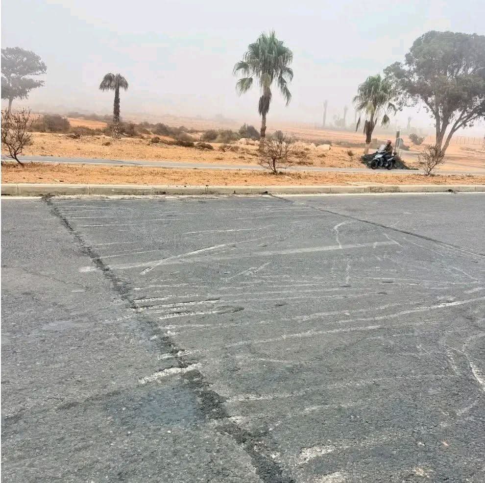 بعد واقعة سيارة أخنوش... إزالة مطبات مثيرة للجدل بضواحي أكادير