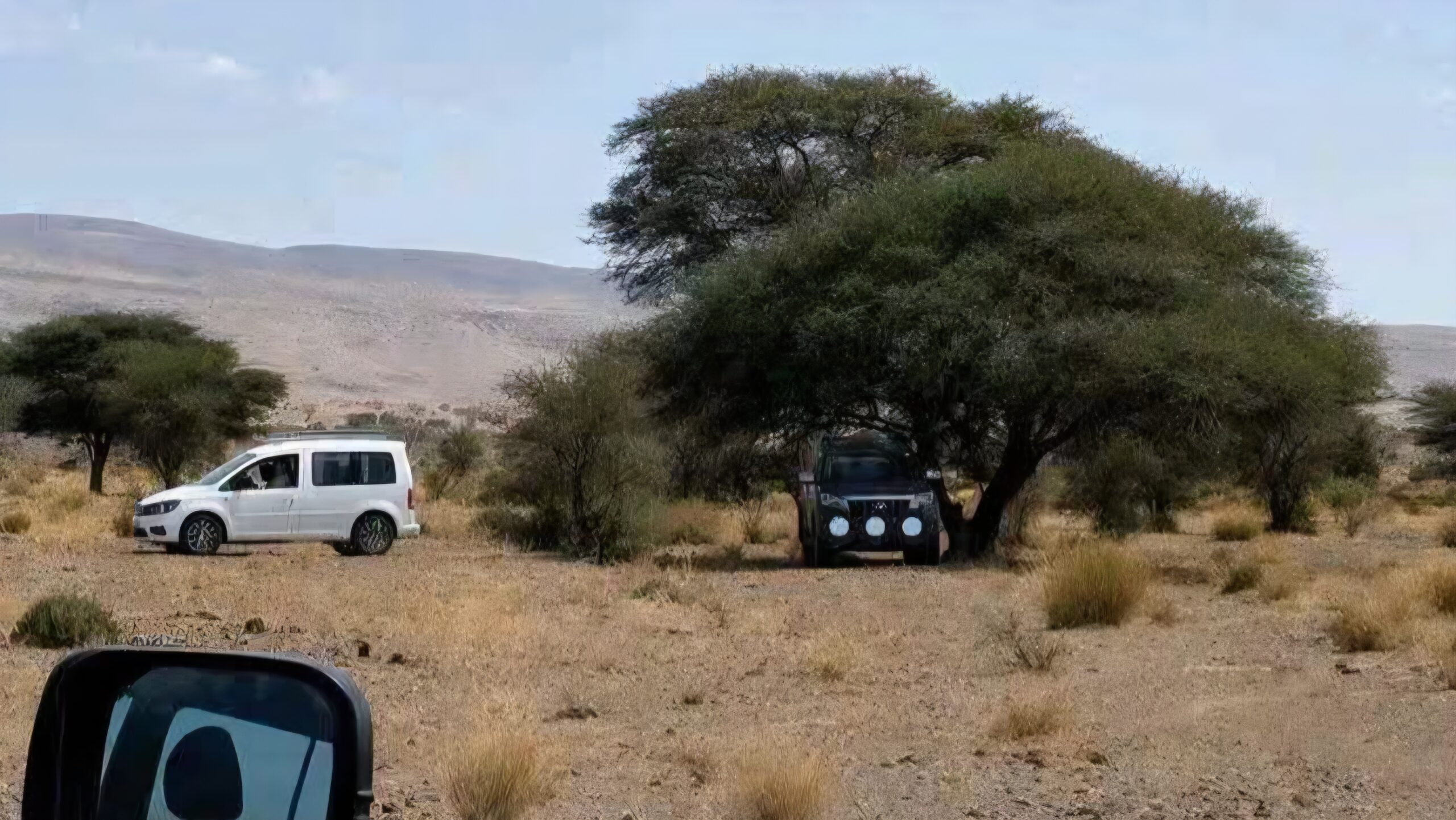 صائدو النيازك يحجون إلى فيافي تنغير أملا في العثور على شظايا نيزكية نادرة