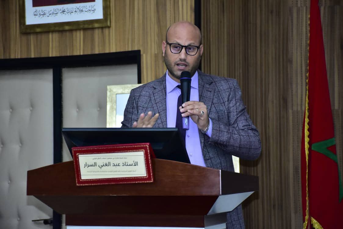 باحث: الترحال الانتخابي يفرغ التمثيلية من مضمونها ويضعف البرلمان