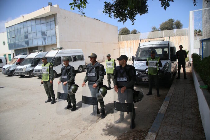 طنجة والفحص أنجرة: تشديد المراقبة الأمنية وملاحقة دعاة الهجرة الجماعية نحو سبتة المحتلة