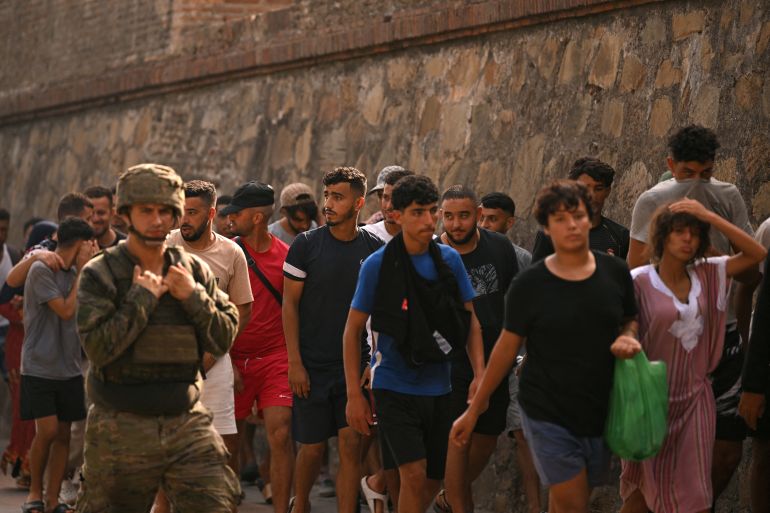 تيزنيت: توقيف طالب يشتبه تورطه في التحريض على الهجرة إلى سبتة