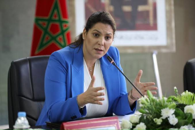 الوزيرة المنصوري: نرفض الحلول المكتبية أو الدراسات النمطية الجاهزة التي قد لا تلامس حقيقة التحديات المحلية