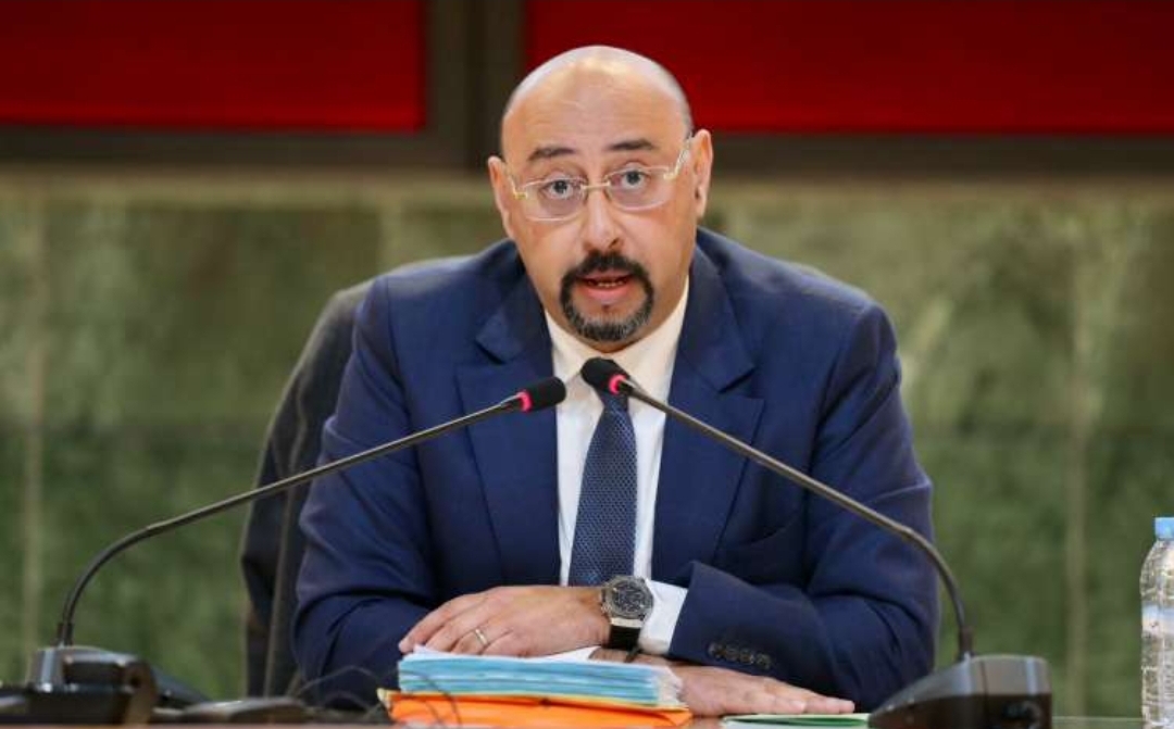 فرار عمدة طنجة منير الليموري إلى الخارج إثر تورطه في فضيحة محاولة تزوير الانتخابات