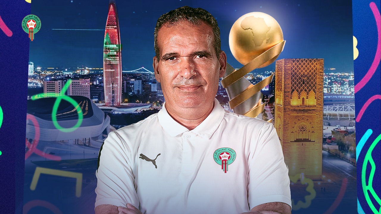 هشام الدكيك يوجه الدعوة إلى 14 لاعبا للمشاركة في كأس إفريقيا
