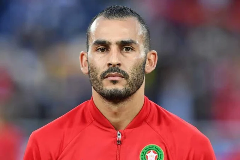 خالد بوطيب يعلن اعتزاله كرة القدم بعد مسيرة حافلة مع الأندية والمنتخب المغربي
