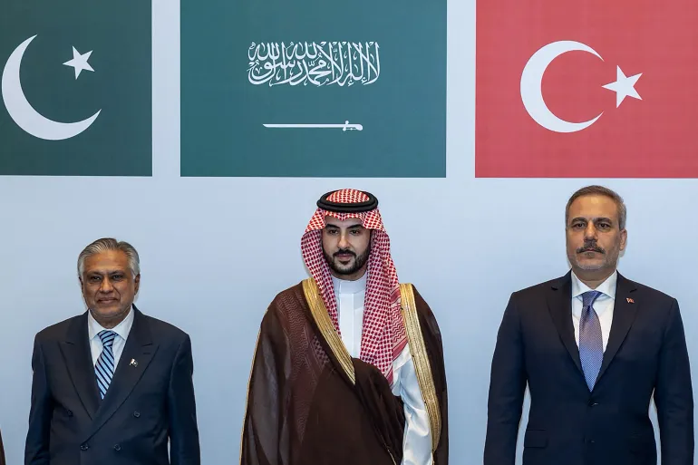 دول (حلف مكة) تعلن البدء الفوري لتوفير القوات والقدرات العسكرية ونشرها سريعا في السعودية 