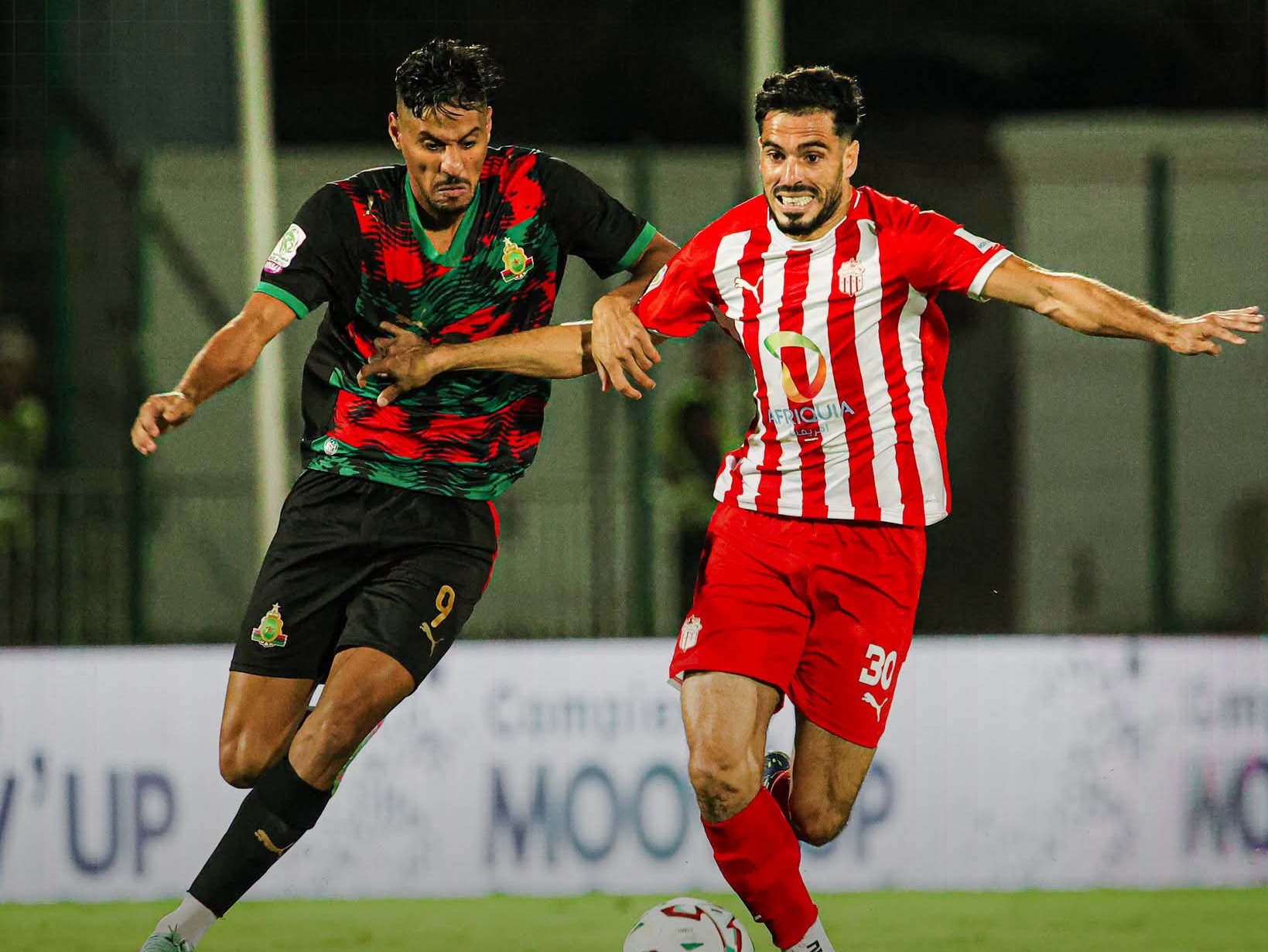 البطولة: الجيش الملكي يتعادل مع حسنية أكادير في الرمق الأخير من المباراة