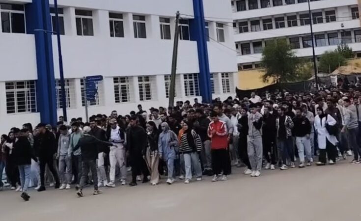 طلبة التوقيت الميسر بجامعة فاس يعلنون مقاطعة رسوم التسجيل ويحتجون اليوم الاثنين