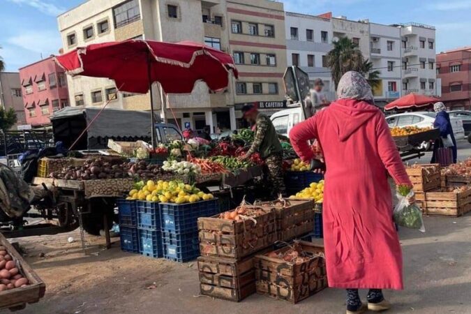 جمعية حقوق الإنسان ببرشيد تستنكر مطاردة الباعة الجائلين وتطالب بأسواق نموذجية